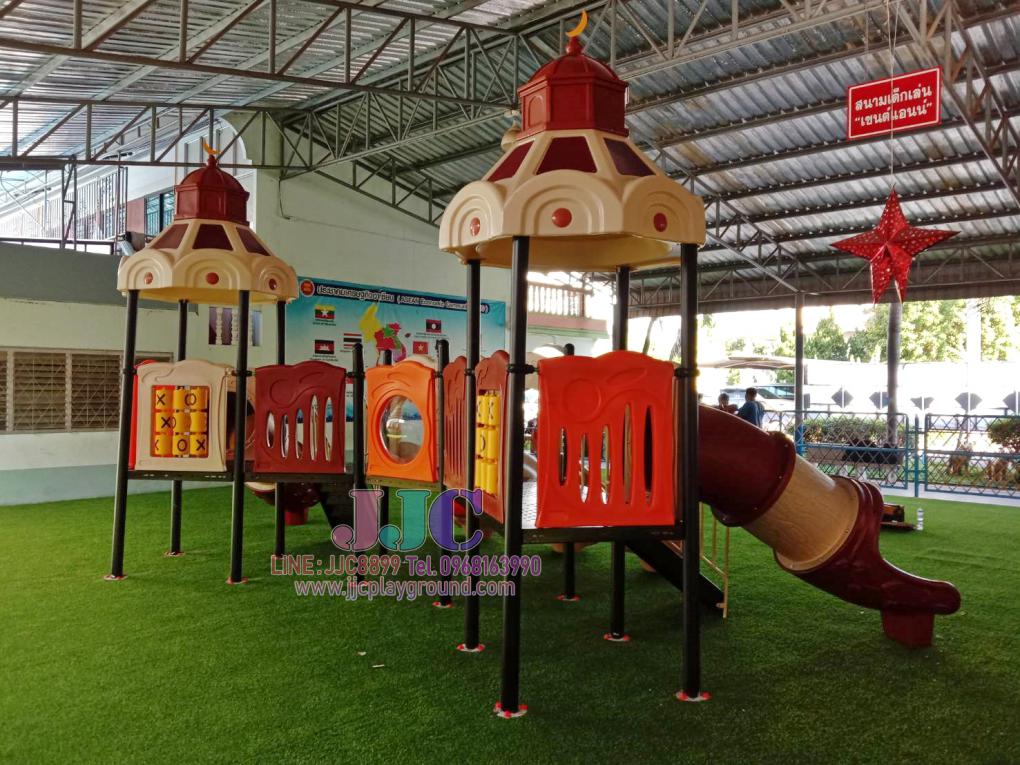 ติดตั้งสนามเด็กเล่นเสา114มม. ที่จังหวัดนครพนม