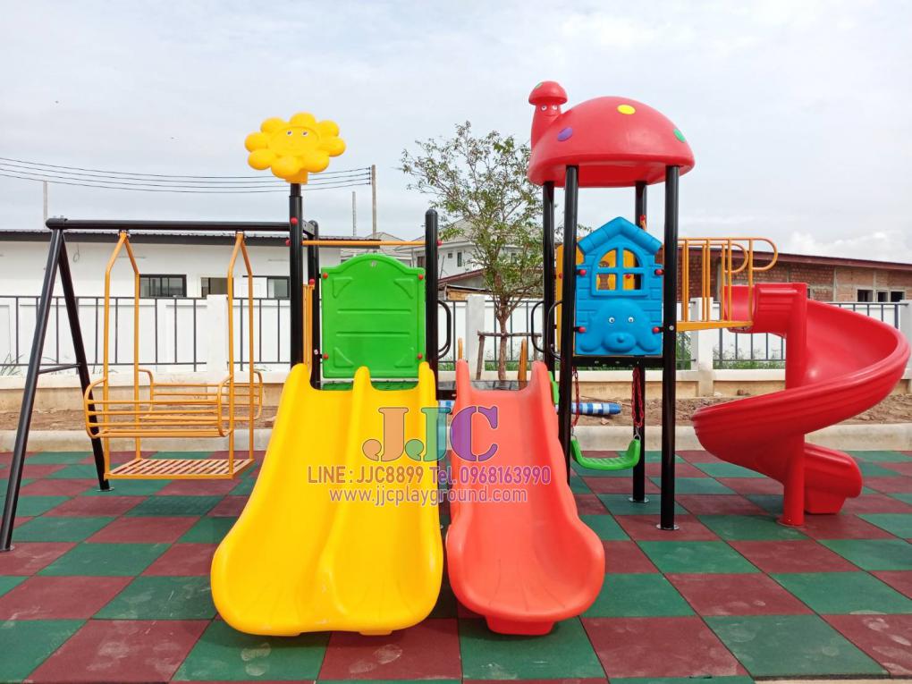 ภาพติดตั้งจริงเครื่องเล่นสนามชุดเห็ดแดง